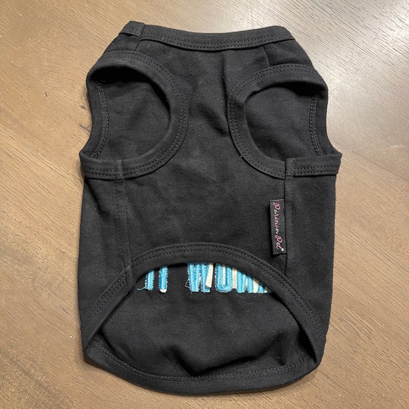 Sassy Parisian Pet embroidery t-shirt! - Picture 2 of 4